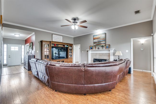 4811 Jakes Way, House other with 3 bedrooms, 2 bathrooms and null parking in Midlothian TX | Image 5