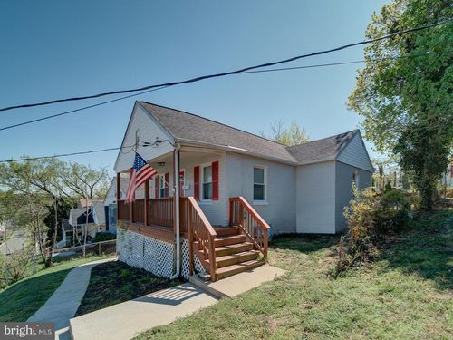 4217 Vine St, CAPITOL HEIGHTS, MD, 20743-5621 | Card Image