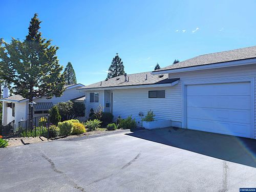 2992 Winslow Way Nw, Salem, OR, 97304-1132 | Card Image