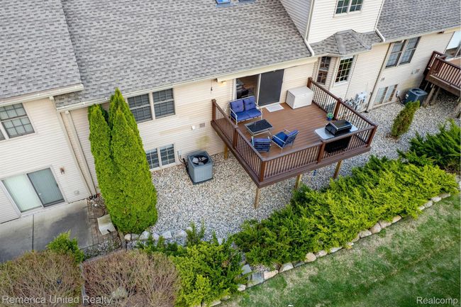 Deck | Image 32