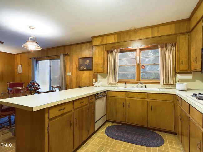 Kitchen 3 | Image 12