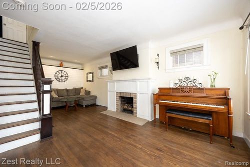 7807 Whittaker St, Detroit, MI, 48209-1505 | Card Image