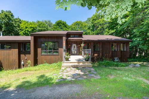 15 Skerryvore Cir, McDougall, ON, P2A2W9 | Card Image