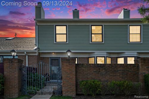 163-30979 Country Bluff, Farmington Hills, MI, 48331 | Card Image