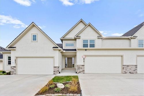 4015 Ne Sagamore Dr, Lee's Summit, MO, 64064-7854 | Card Image