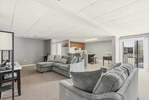 306-16 Richards Ave, North Attleboro, MA, 02760-1663 | Card Image