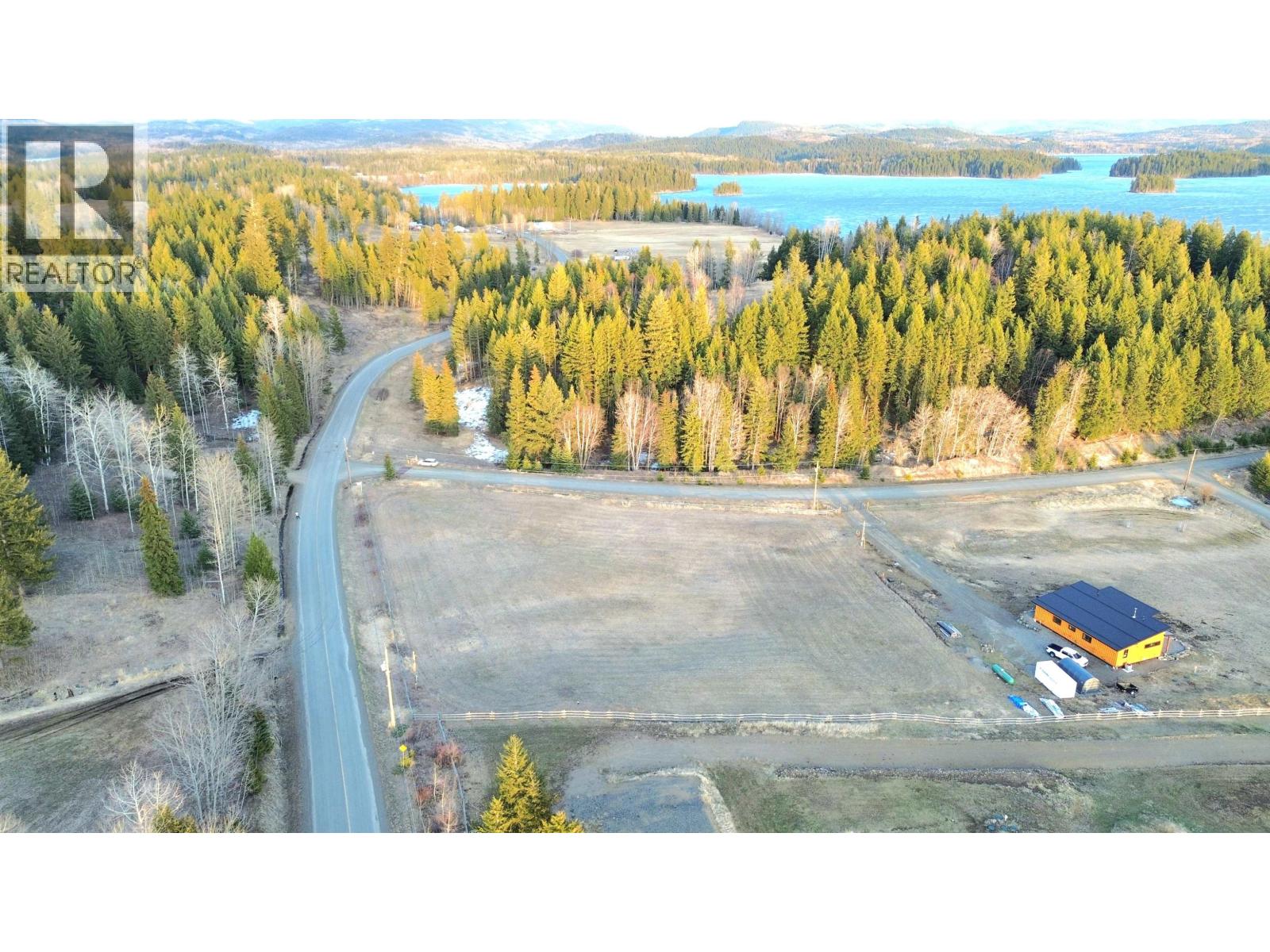 Land in Bridge Lake