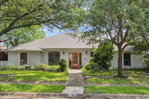 2302 Golden Willow Ln, Richardson, TX, 75082-4255 | Card Image