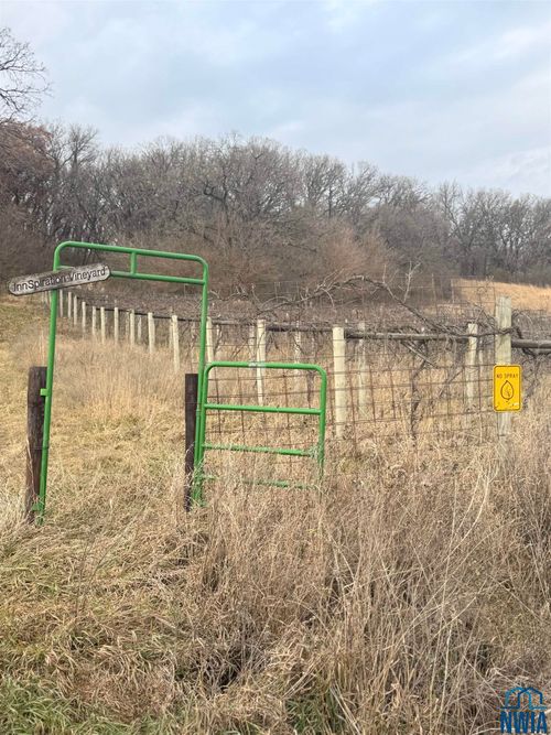 953 N River Rd, Linn Grove, IA, 51033-7508 | Card Image