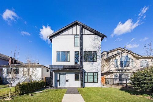 3015 E 19th Ave, Vancouver, BC, V5M2S8 | Card Image
