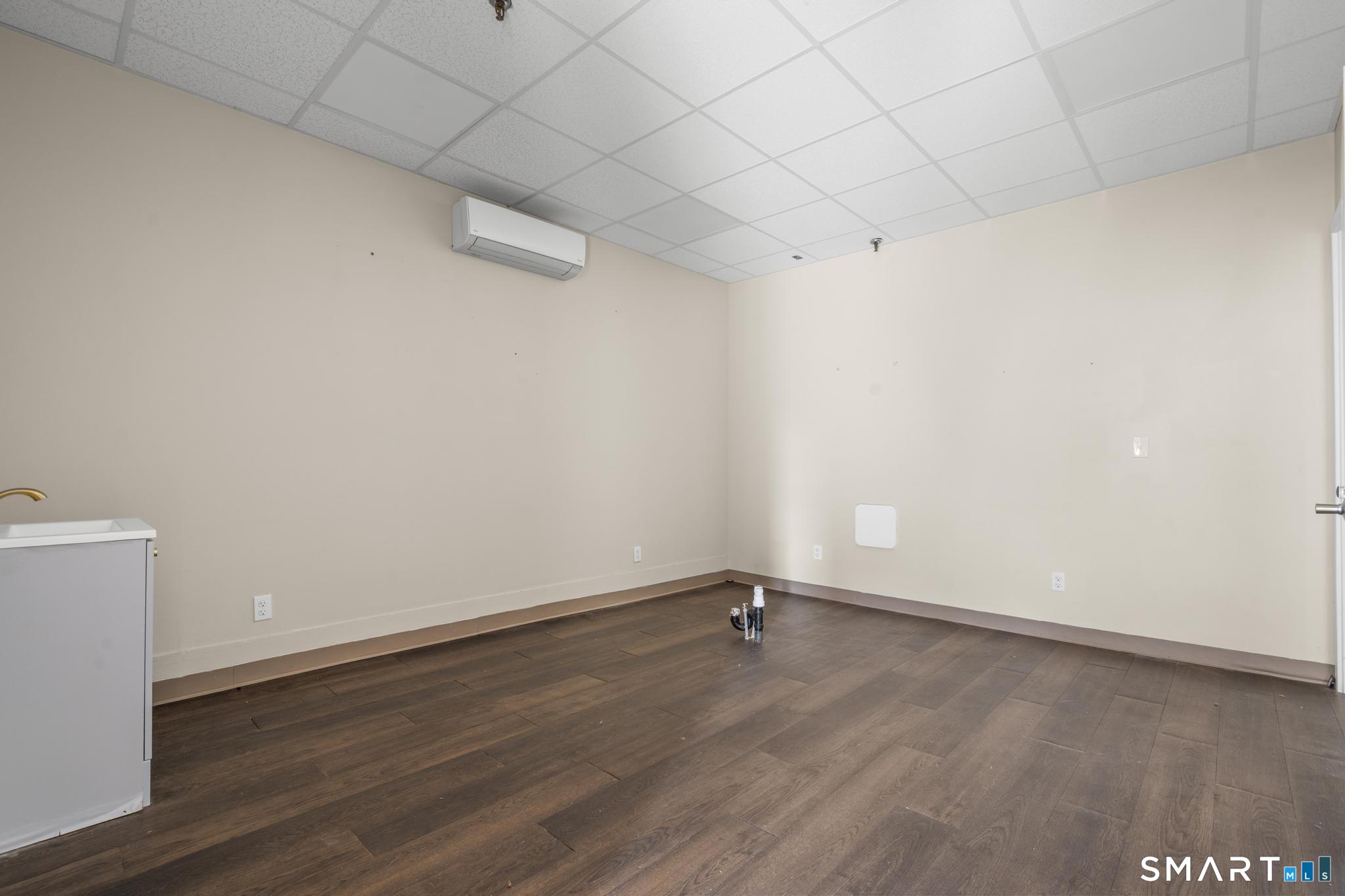 Commercial Lease in Middletown 4