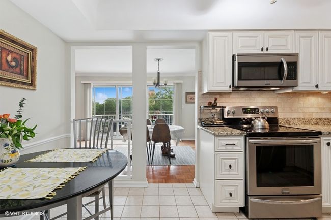 APT-217B - 128 Carriage Way Dr, Condo with 3 bedrooms, 2 bathrooms and 2 parking in Burr Ridge IL | Image 6