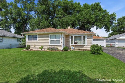 2409 Robin Ln, Rolling Meadows, IL, 60008-1451 | Card Image