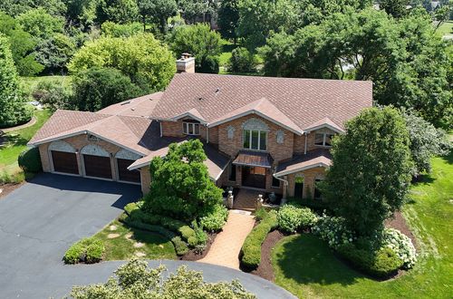 7 Horseshoe Ln, Lemont, IL, 60439-9784 | Card Image