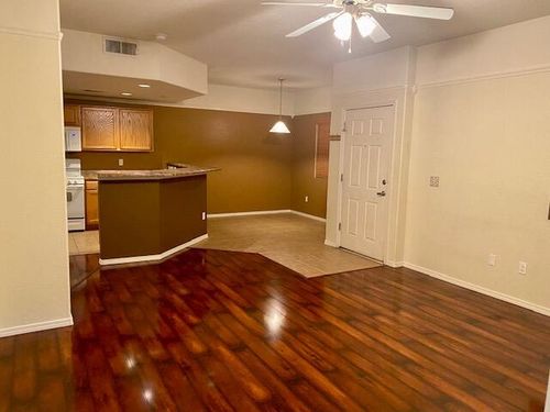 622-6800 Vista Del Norte Rd, Albuquerque, NM, 87113-1315 | Card Image