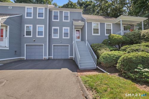 b-205 Oakland St, Manchester, CT, 06042-8257 | Card Image