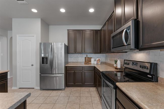 2216 Mccombs St, House other with 4 bedrooms, 3 bathrooms and 4 parking in Georgetown TX | Image 5