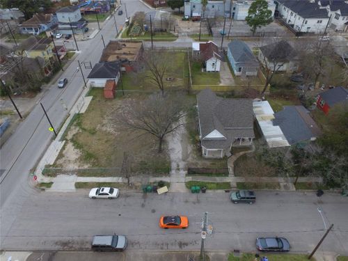 1903 Chapman St, Houston, TX, 77009-8209 | Card Image