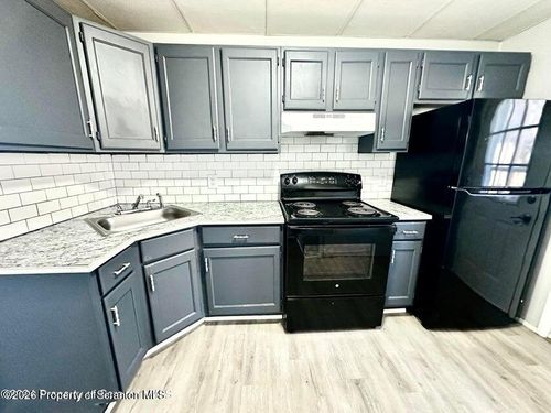 fl-1-1824 Luzerne St, Scranton, PA, 18504-2348 | Card Image