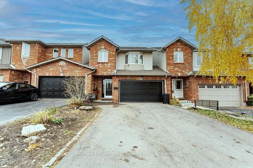11 Glenhollow Dr, Stoney Creek, ON, L8J3T2 | Card Image