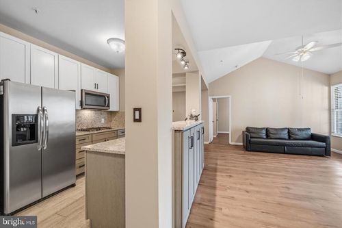 301-46628 Drysdale Ter, STERLING, VA, 20165-4373 | Card Image