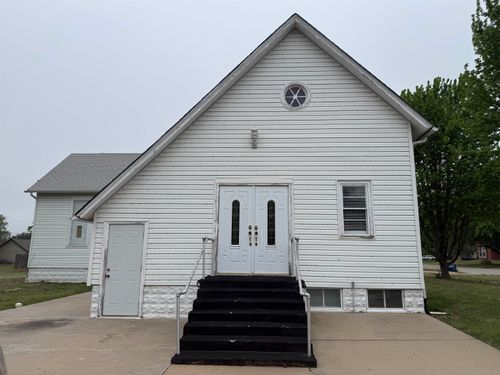 201 W Garfield St, Argonia, KS, 67004-4015 | Card Image