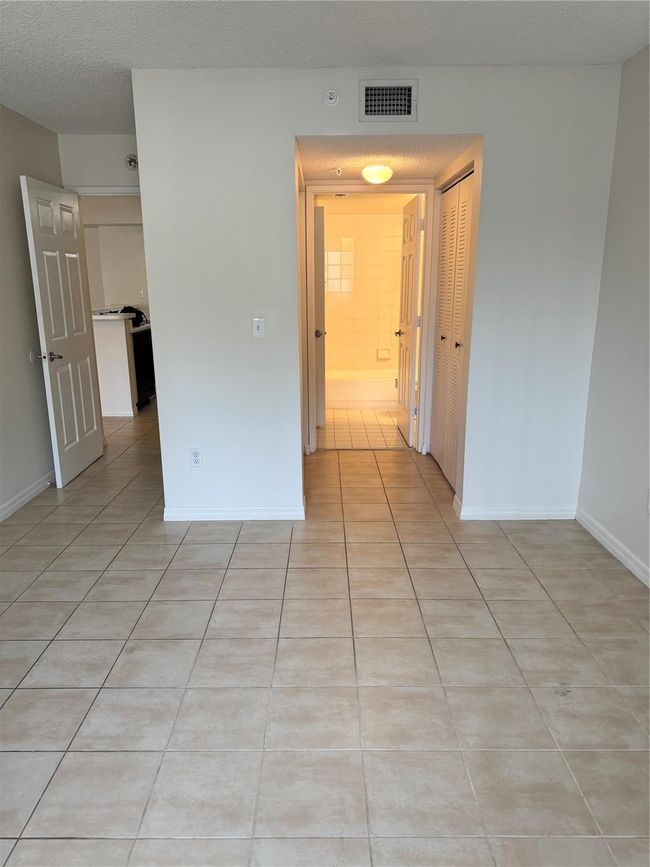 APT-111 - 2600 S University Dr, Condo with 2 bedrooms, 2 bathrooms and null parking in Davie FL | Image 29