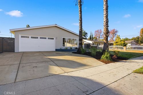 20630 Chase St, Winnetka, CA, 91306-1203 | Card Image