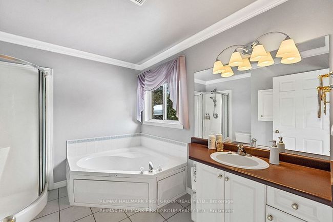 1047 Interlake Dr, House other with 5 bedrooms, 3 bathrooms and 4 parking in Oshawa ON | Image 25