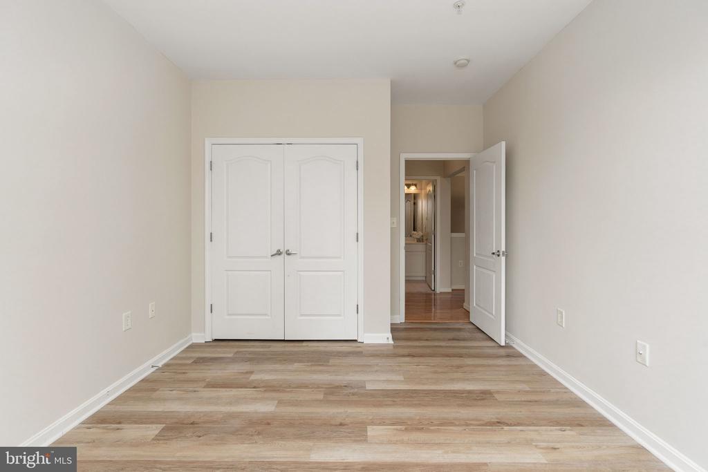 Residential in WOODBRIDGE 4