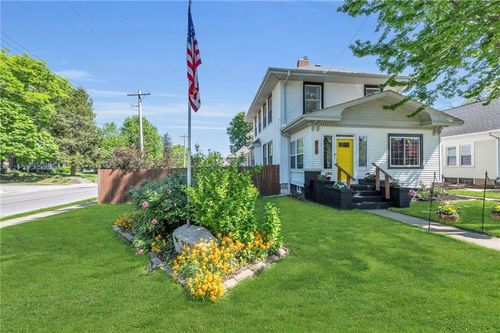 910 Waldo Ave, Independence, MO, 64050-2627 | Card Image