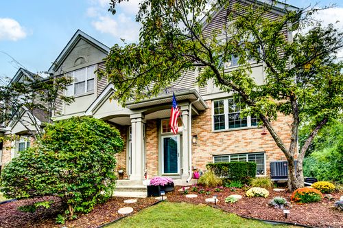 2611 Woodmere Dr, Darien, IL, 60561-1795 | Card Image