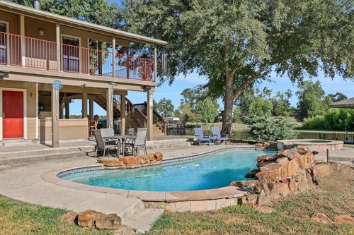 140 Elm Dr, Onalaska, TX, 77360-7056 | Card Image