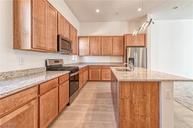 639 Grey Saker St, Townhouse with 4 bedrooms, 4 bathrooms and null parking in Las Vegas NV | Image 6