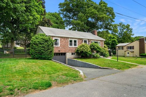 25 Fellsmere Ave, Wakefield, MA, 01880-3682 | Card Image