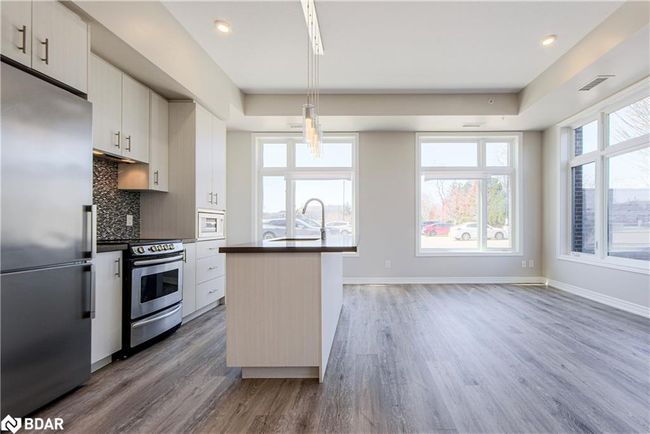 109 - 457 Plains Rd E, House attached with 2 bedrooms, 2 bathrooms and 1 parking in Burlington ON | Image 18