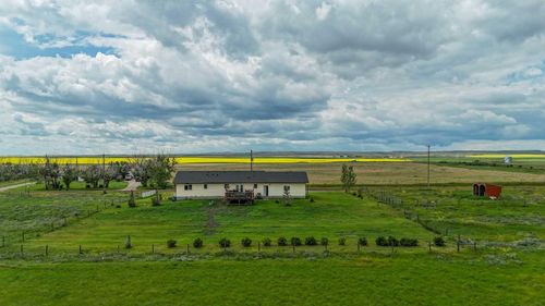 913 Railway Avenue, Queenstown, AB, T0L1L0 | Card Image