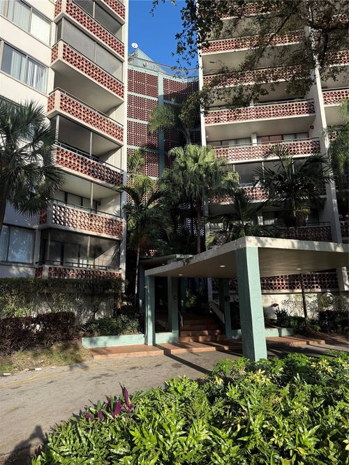 4222 Inverrary Blvd, Lauderhill, FL, 33319-4162 | Card Image