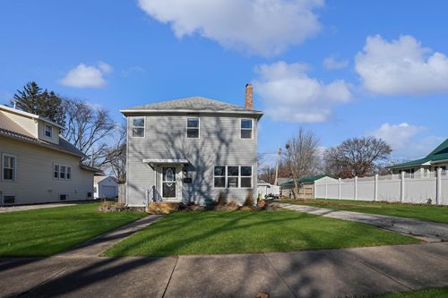 910 Campbell Ave, Waterloo, IA, 50701-3726 | Card Image