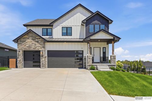 19002 Acorn Dr, Gretna, NE, 68028-5094 | Card Image