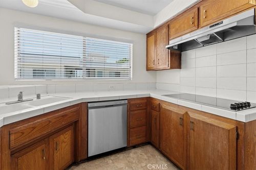 33-4343 Finley, Los Angeles, CA, 90027 | Card Image