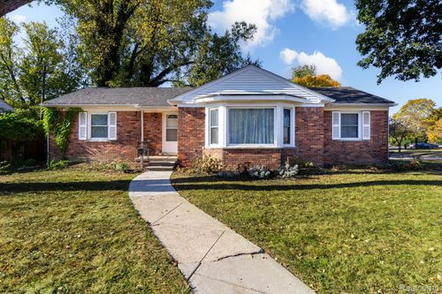 2423 Crooks Rd, Royal Oak, MI, 48073-3307 | Card Image