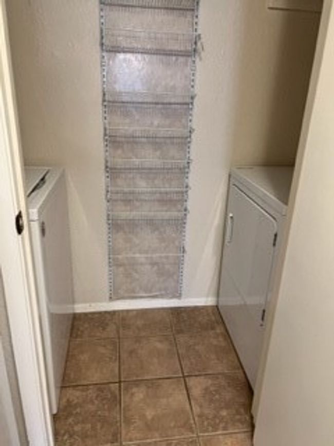 Laundry Room with Washer & Dryer | Image 10