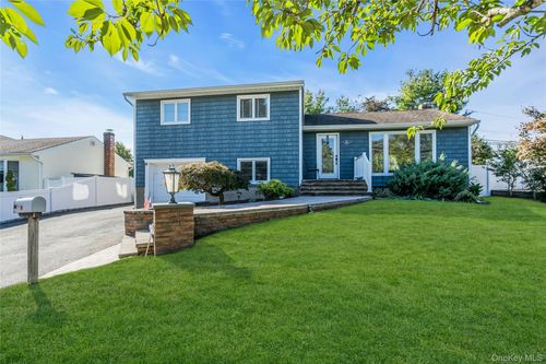 18 Haypath Rd, Bethpage, NY, 11714-1409 | Card Image