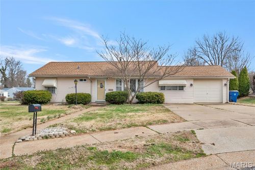3240 Lynros Dr, Saint Ann, MO, 63074 | Card Image