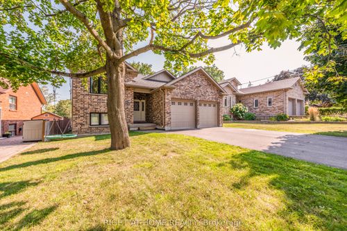 11 Ottaway Ave, Barrie, ON, L4M2W6 | Card Image