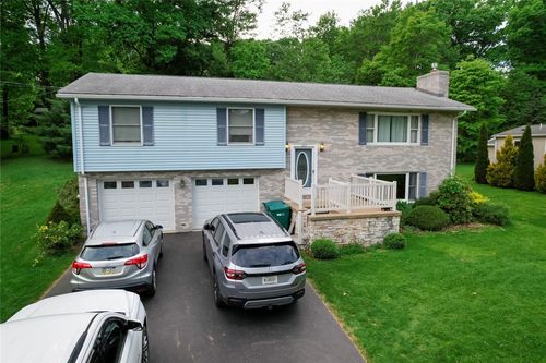 213 Cherokee Dr, Center Twp, PA, 16001 | Card Image