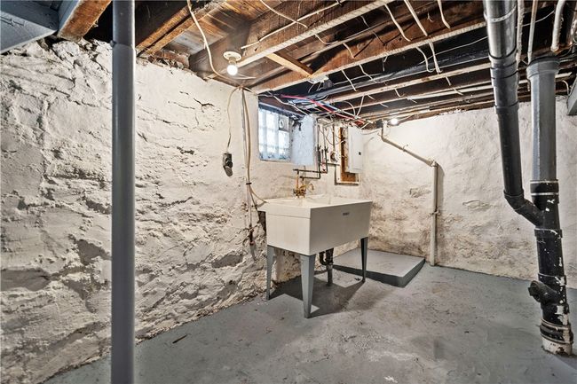 1565 Cumberland St, House other with 4 bedrooms, 2 bathrooms and 2 parking in Crafton PA | Image 27
