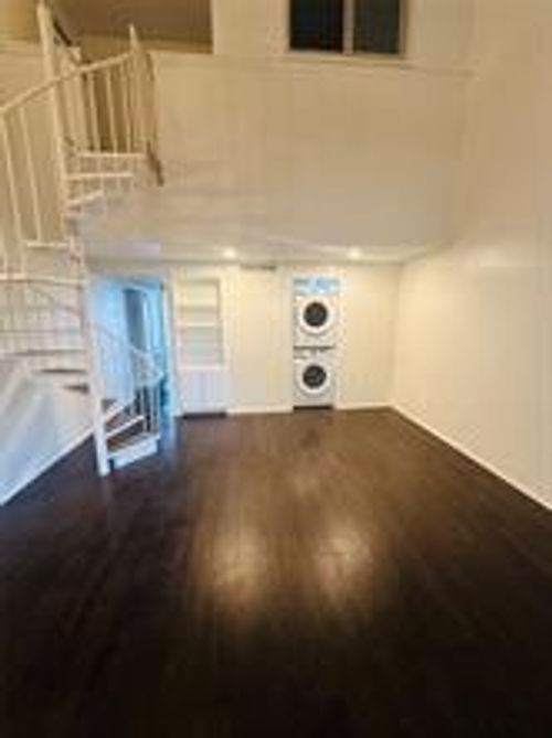 307-2401 Leon St, Austin, TX, 78705-4627 | Card Image