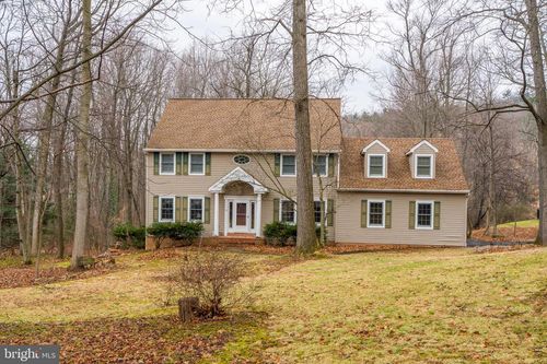 16 Wild Forest Dr, WERNERSVILLE, PA, 19565-9779 | Card Image